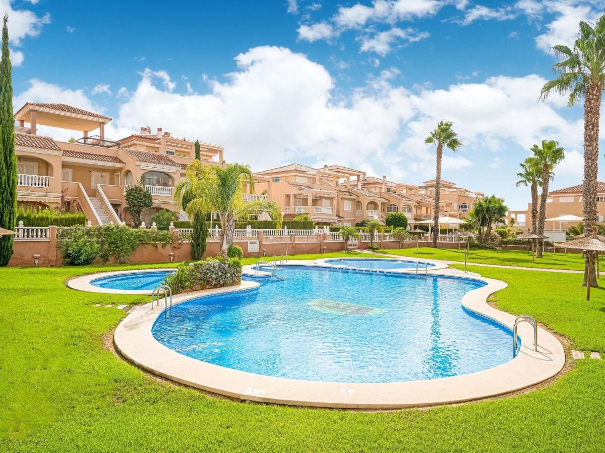 Belvilla By Oyo Lovely Bungalow With Swimming Pool Orihuela Exterior foto
