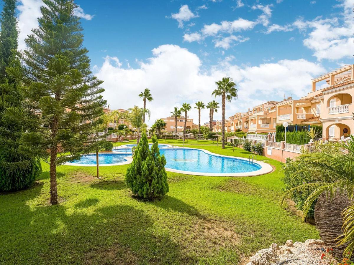 Belvilla By Oyo Lovely Bungalow With Swimming Pool Orihuela Exterior foto
