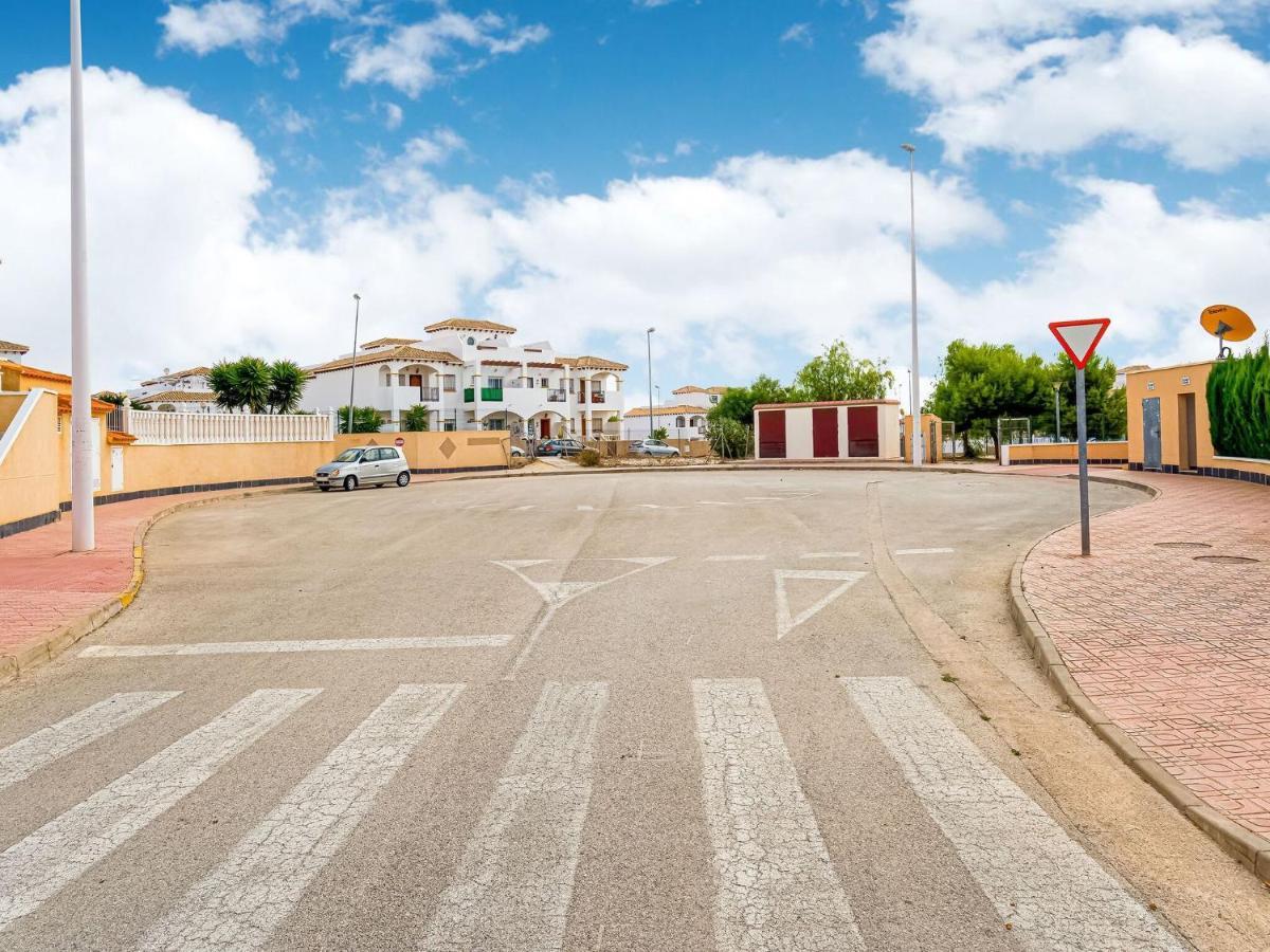 Belvilla By Oyo Lovely Bungalow With Swimming Pool Orihuela Zimmer foto